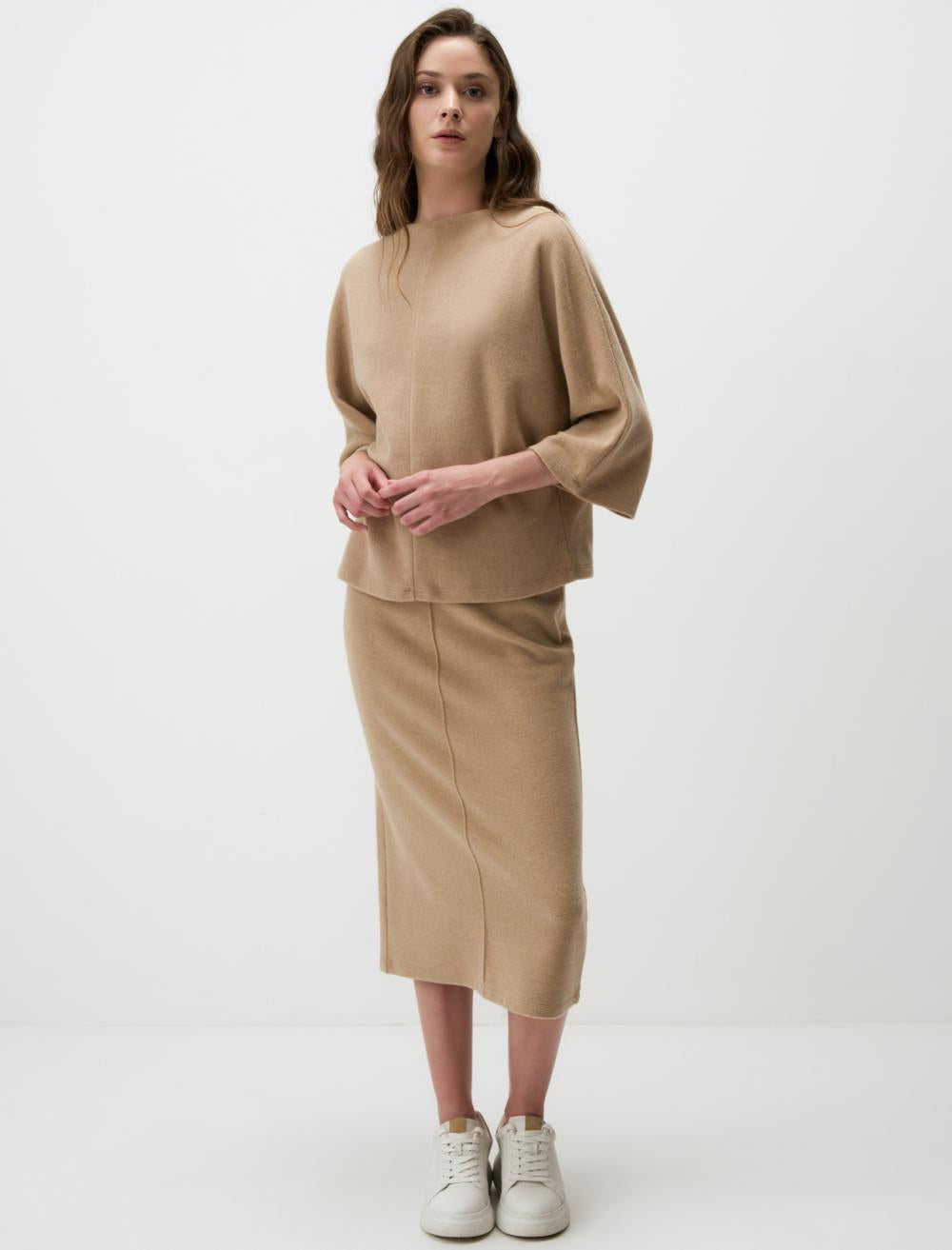 Round Neck Bat Sleeve Basic Blouse