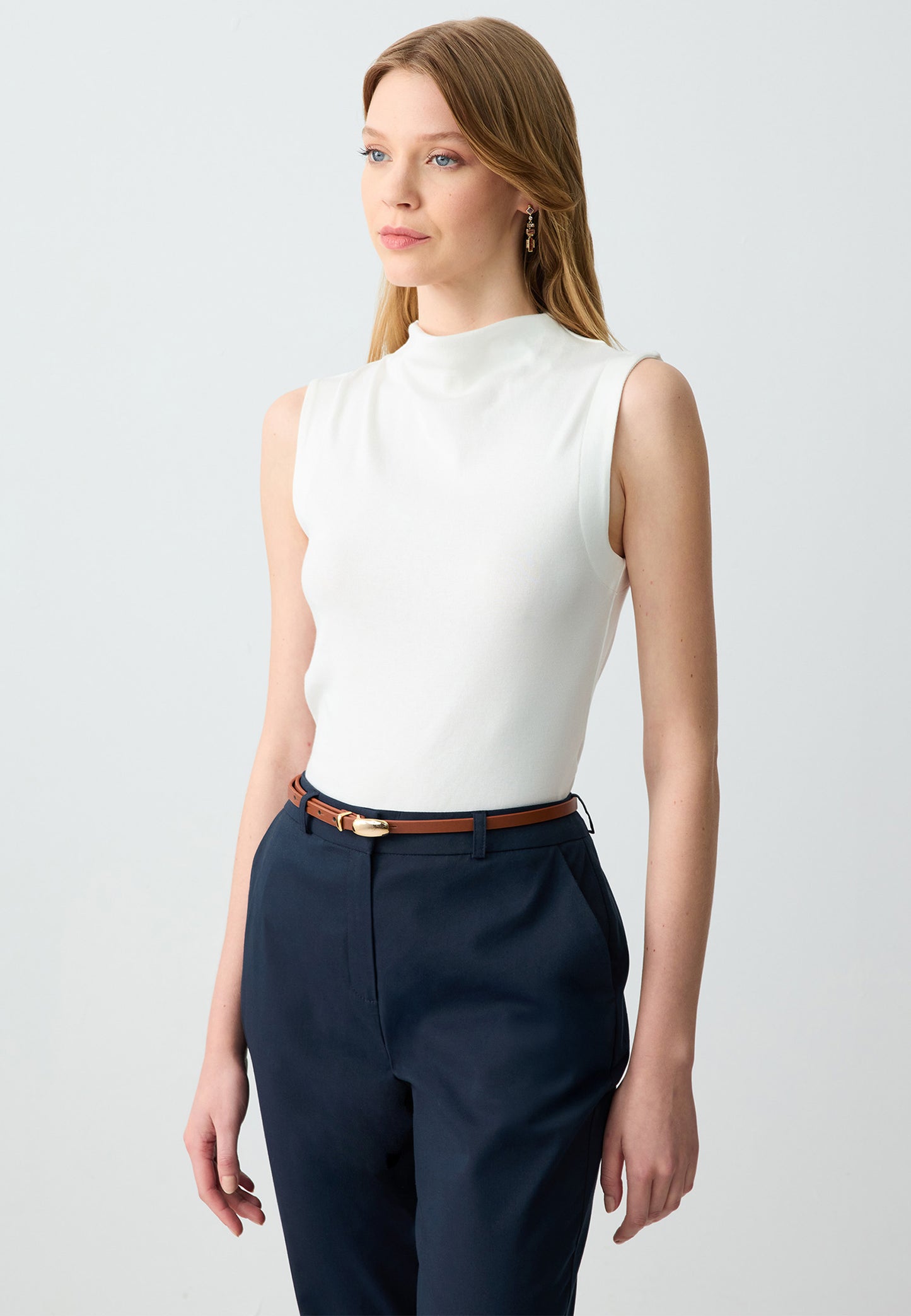 Regular Fit Sleeveless Long Knitted White Singlet