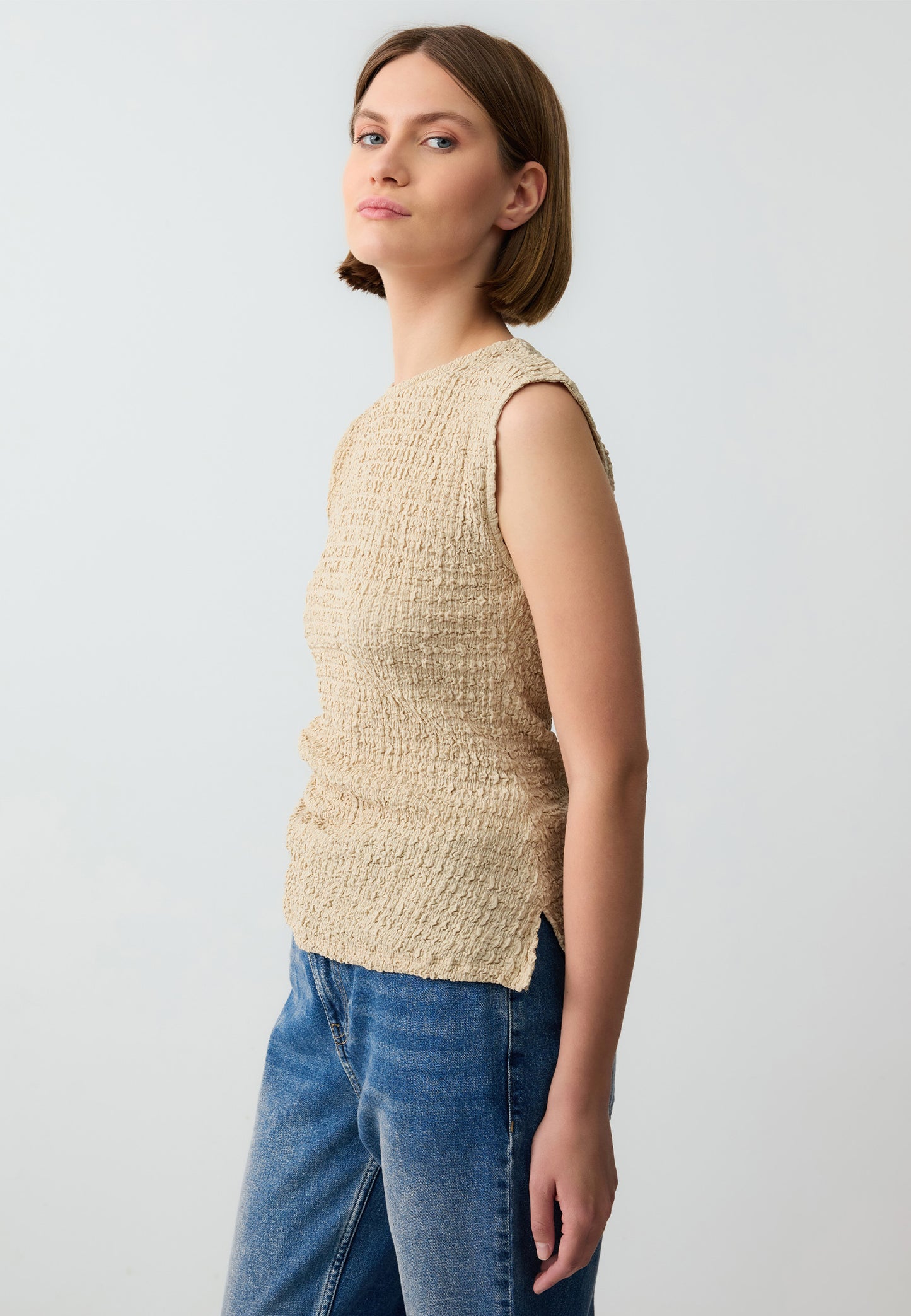 Round Neck Sleeveless Patterned Knitted Blouse
