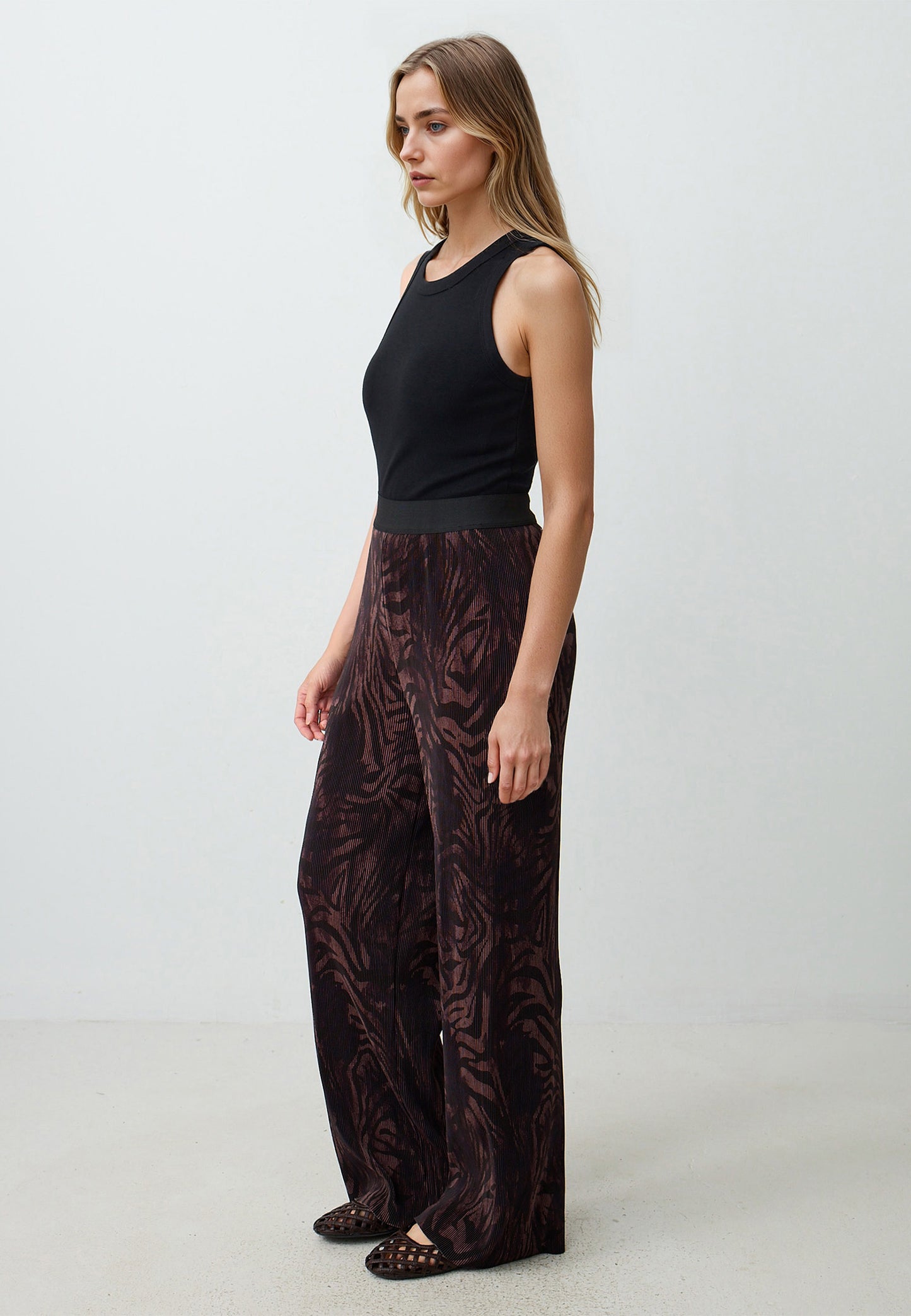 Straight Cut Regular Waist Wide Leg Patterned Knitted Pants