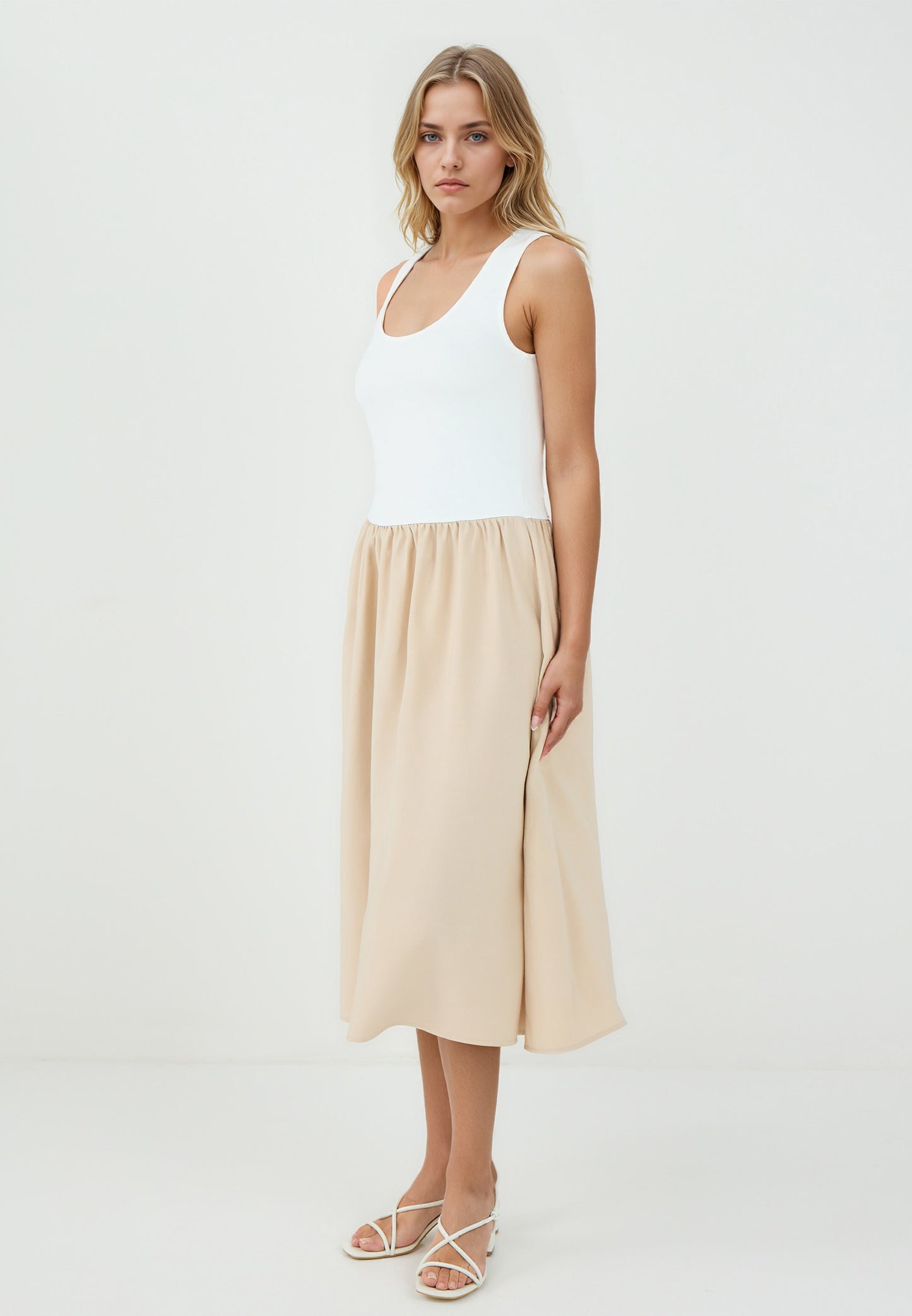 Regular Fit Scoop Neck Beige Knitted Dress