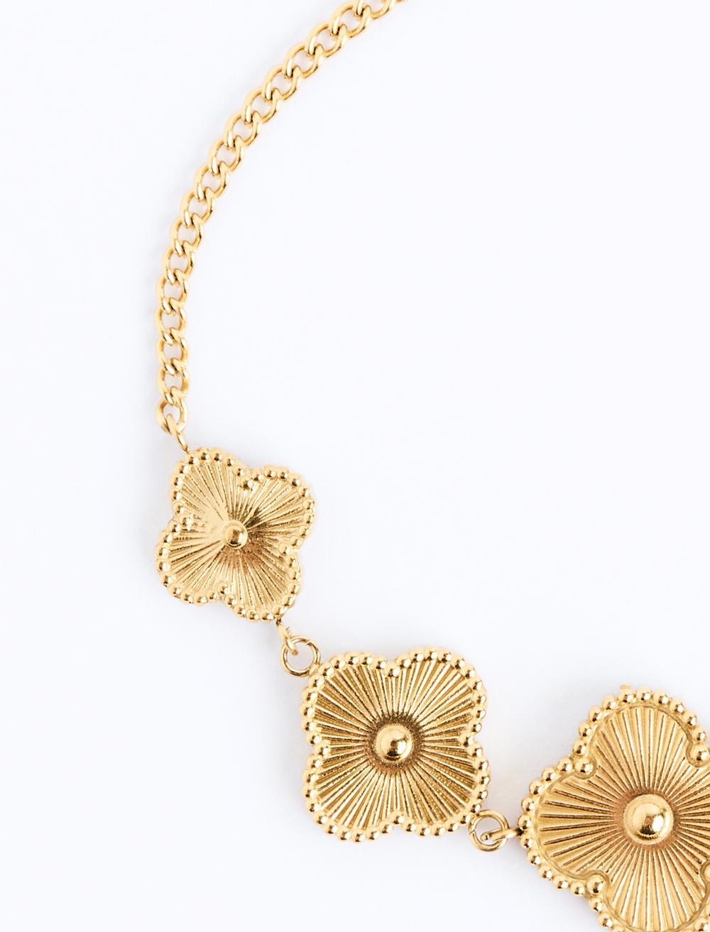 Clover-shaped charm bracelet