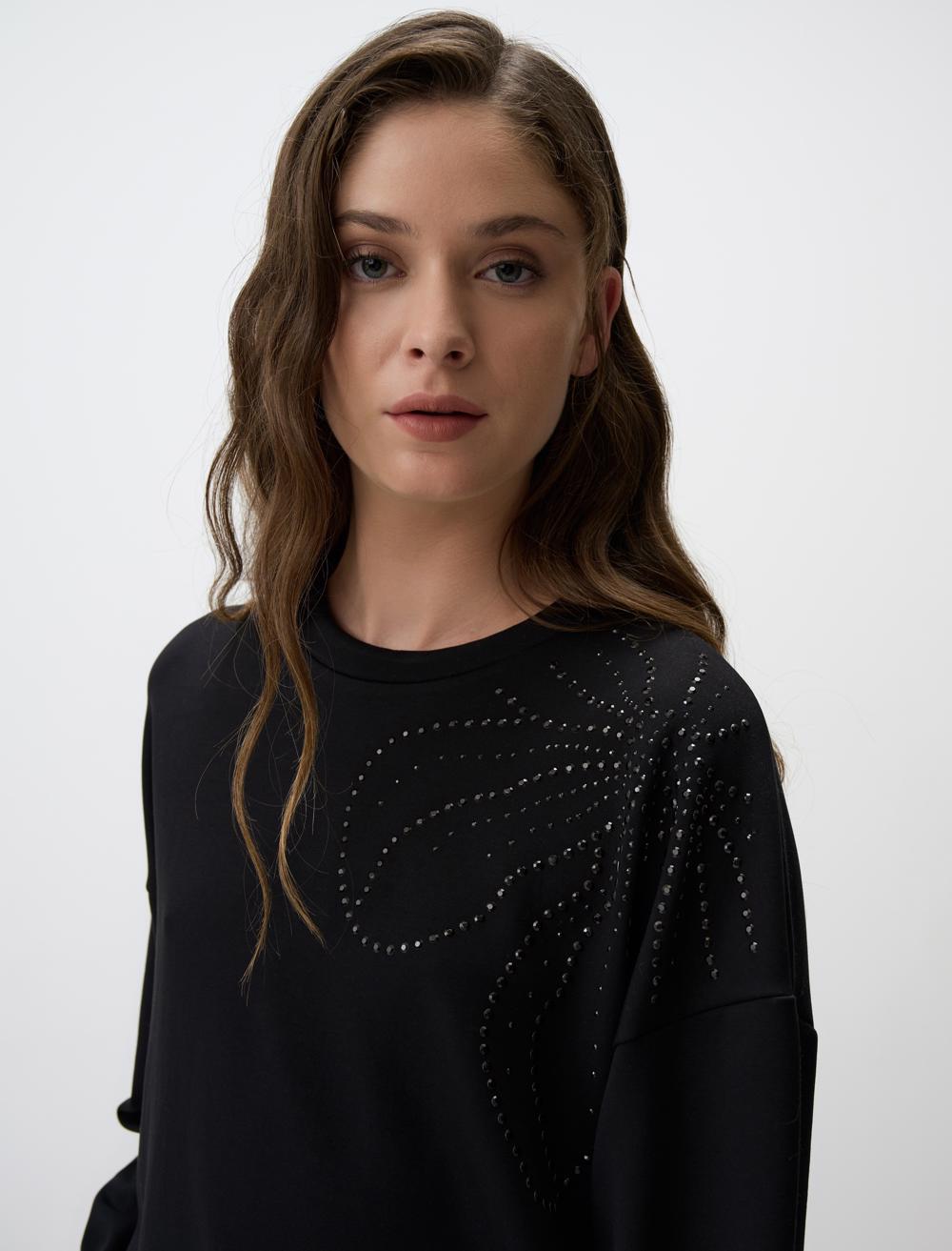 Crew Neck Embroidered Knitted Sweatshirt