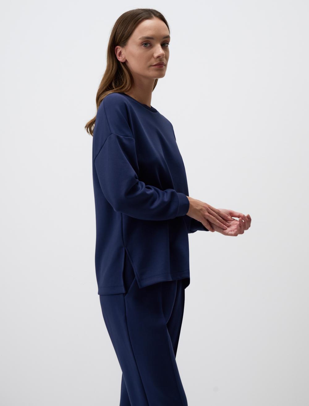 Crew Neck Long Sleeved Oversized Sweatshirt