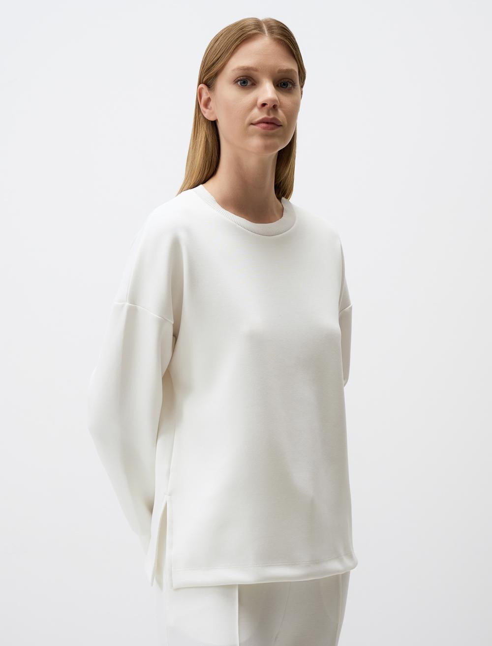 Crew Neck Long Sleeved Oversized Sweatshirt