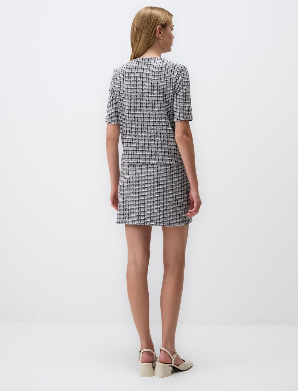 Plaid Patterned Short Sleeve Knitted Blouse
