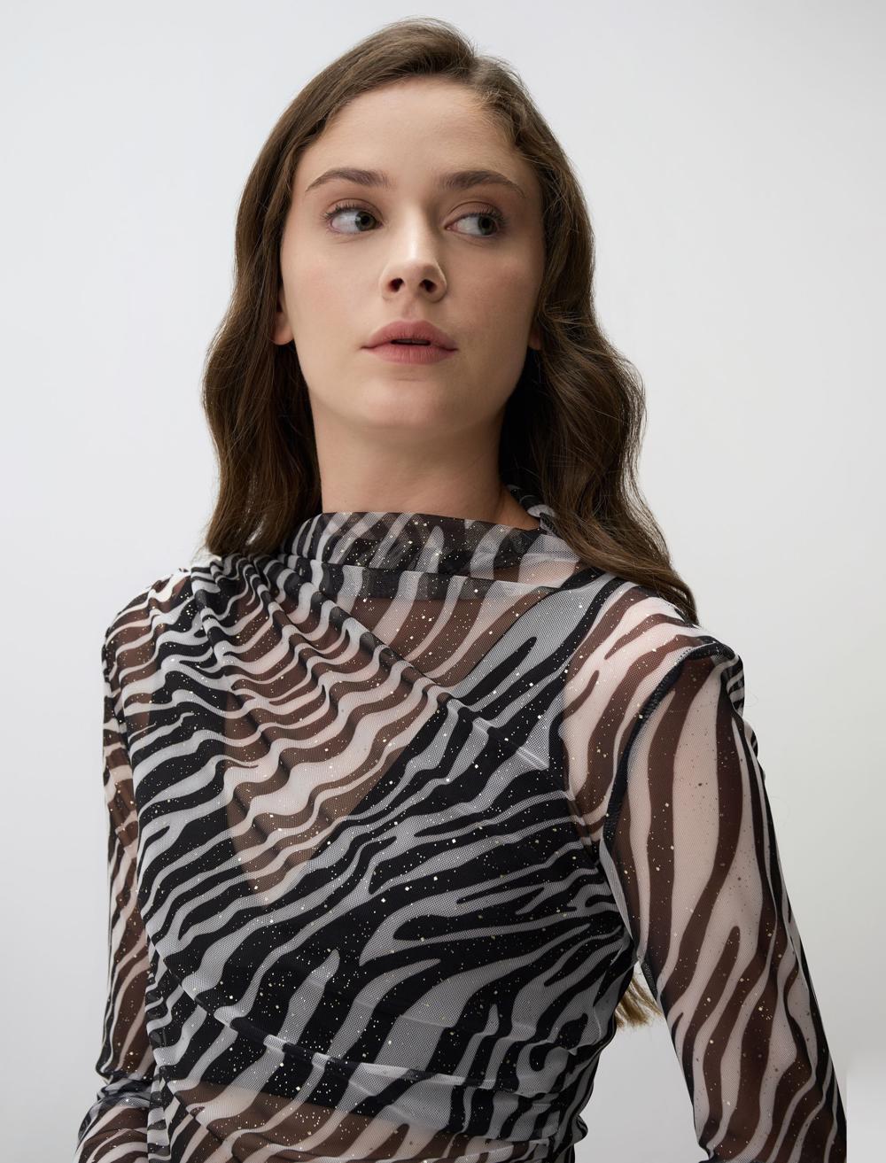 Zero Neck Leopard Print Blouse