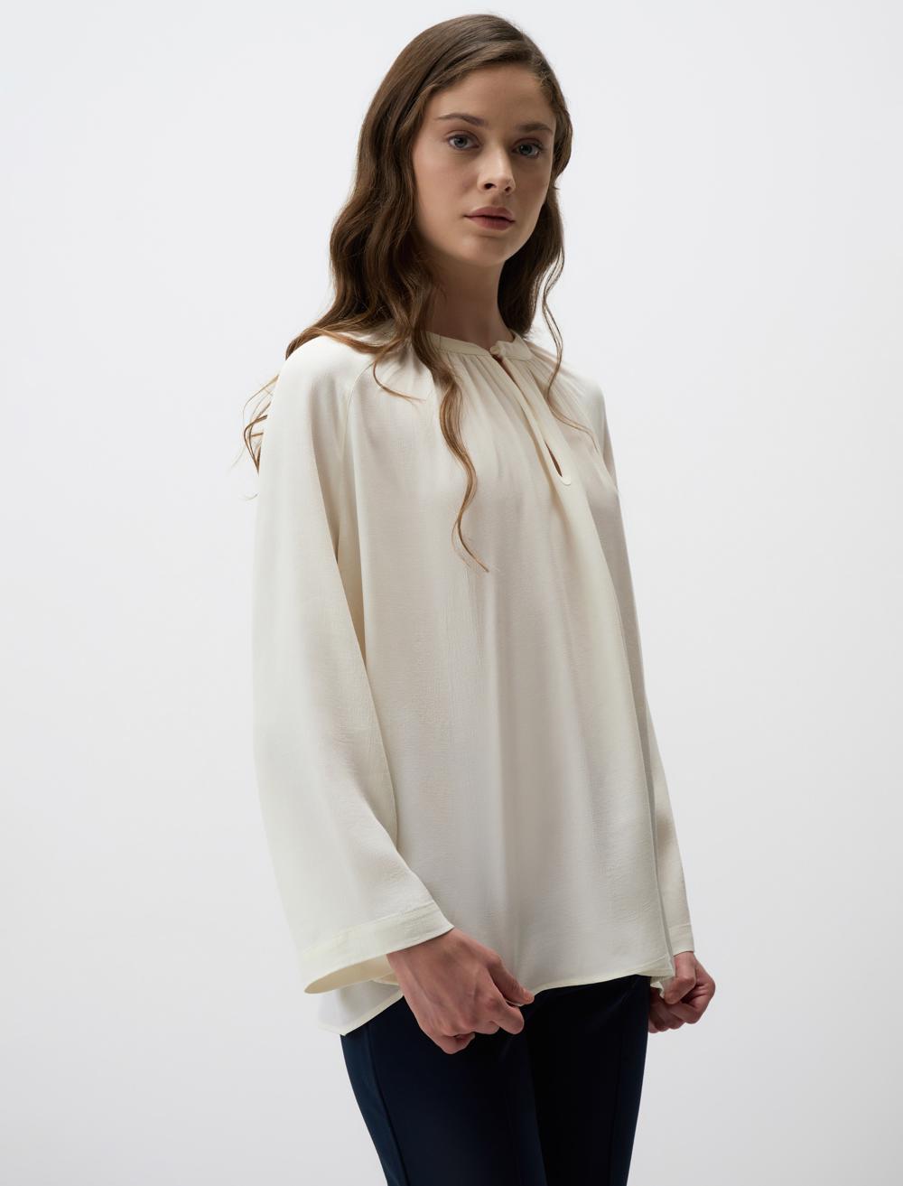 Crew Neck Relaxed Fit Long Sleeve Blouse