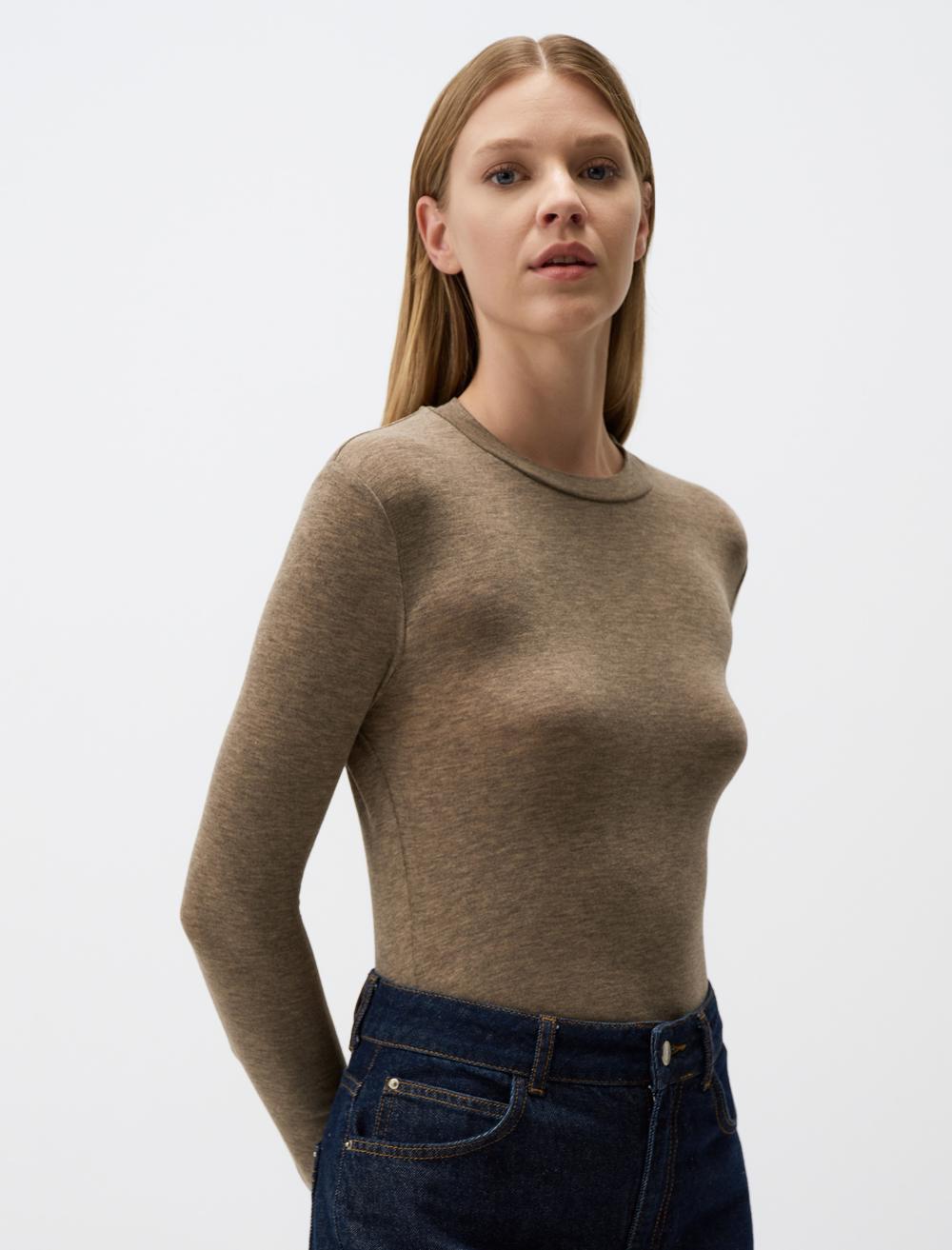 Crew Neck Slim Fit Knitted Blouse