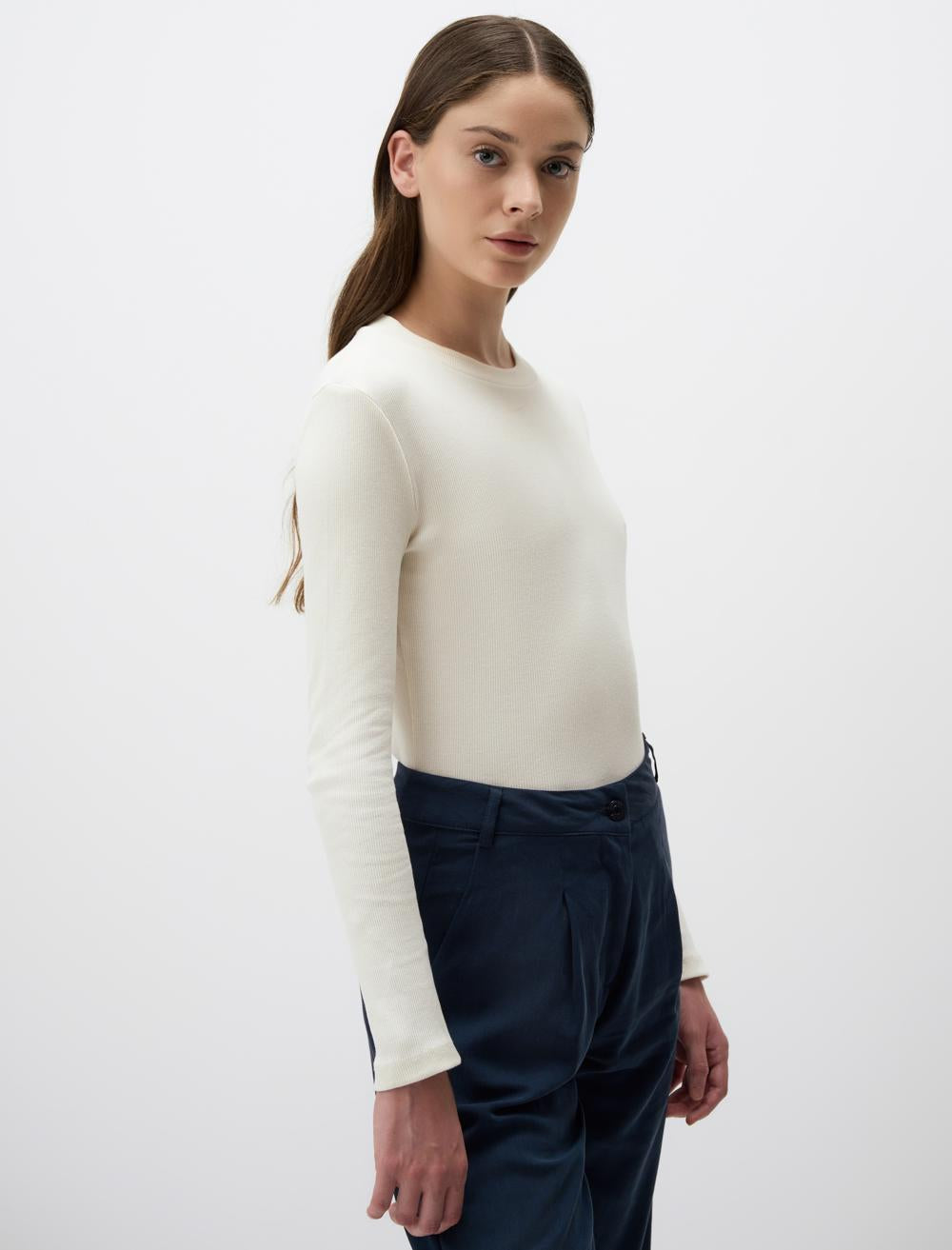 Crew Neck Slim Fit Basic Knitted Blouse