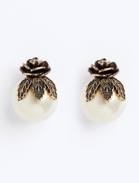 Flower Detailed Round Earrings