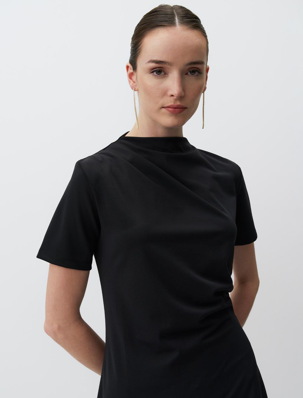 Zero Neck Short Sleeve Midi Dress