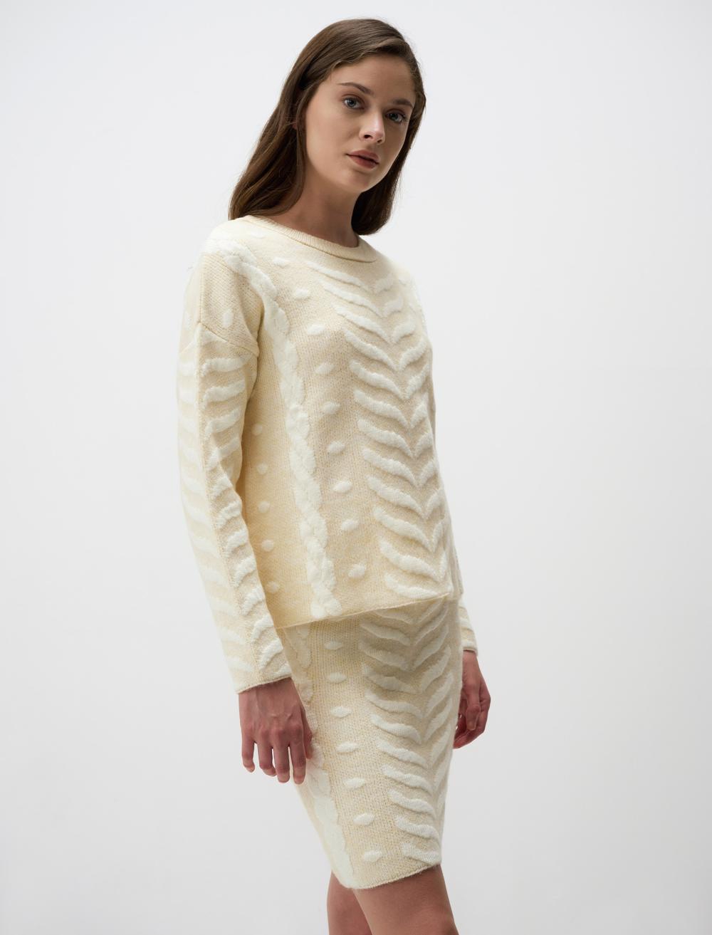 Crew-Neck Houndstooth Patterned Sweater