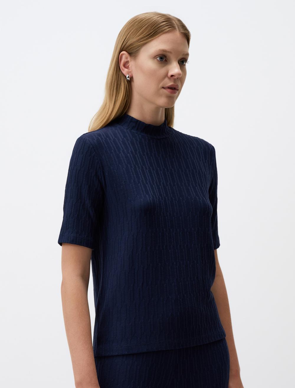 Short Sleeve Half Turtleneck Knitted Blouse