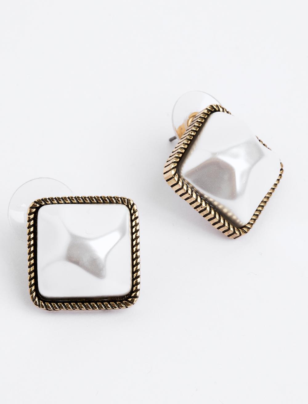 Square Figured Elegant Earrings