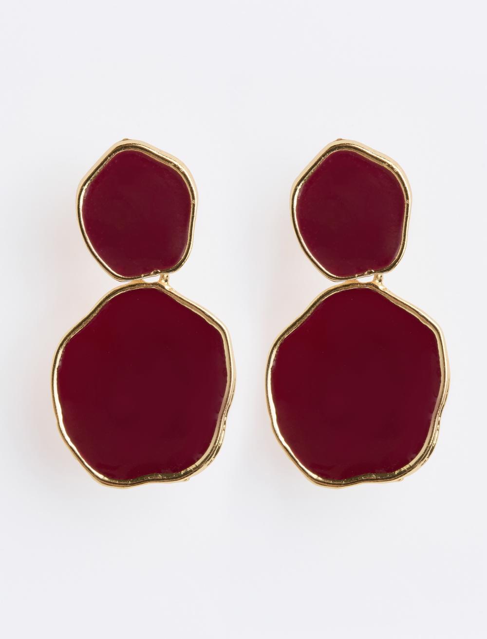 Elegant earrings with geometric figures