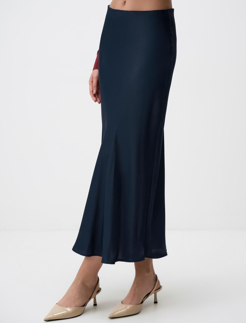 Regular Waist Slim Fit Long Skirt
