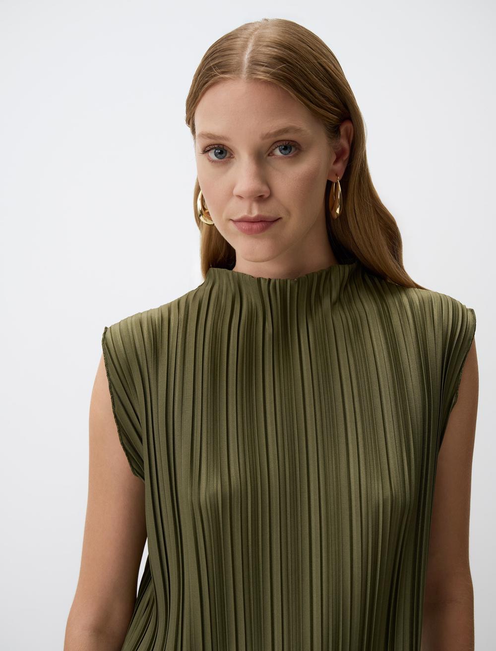 Zero Neck Pleated Sleeveless Knitted Midi Dress