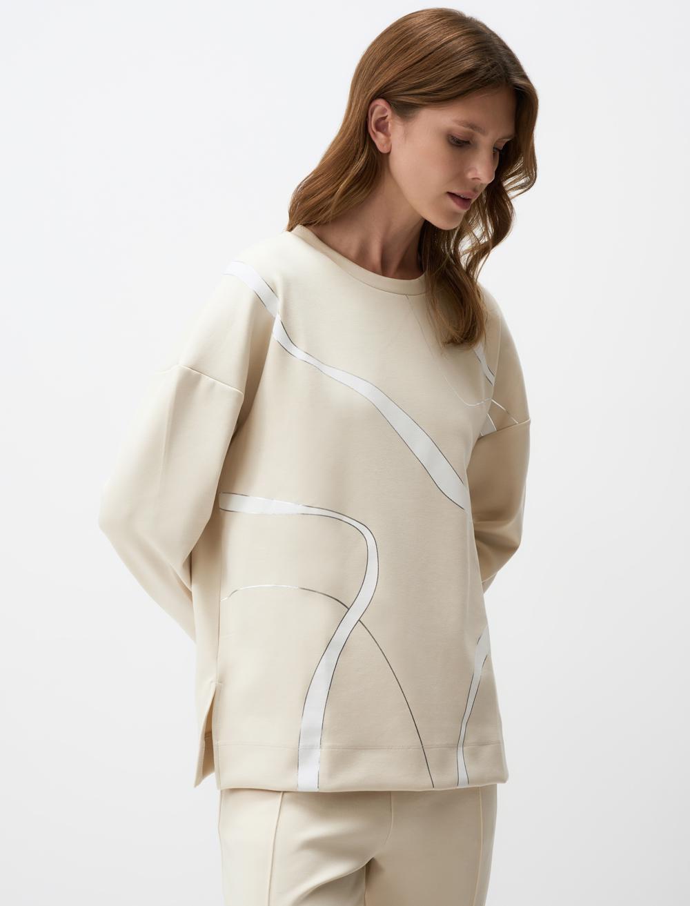 Crew Neck Long Sleeved Patterned Sweatshirt