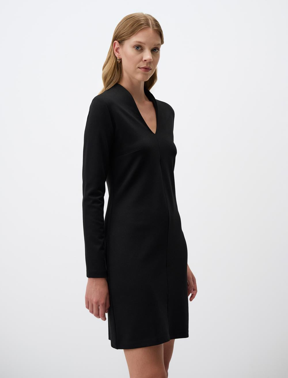 Long Sleeve V Neck Knitted Mini Dress