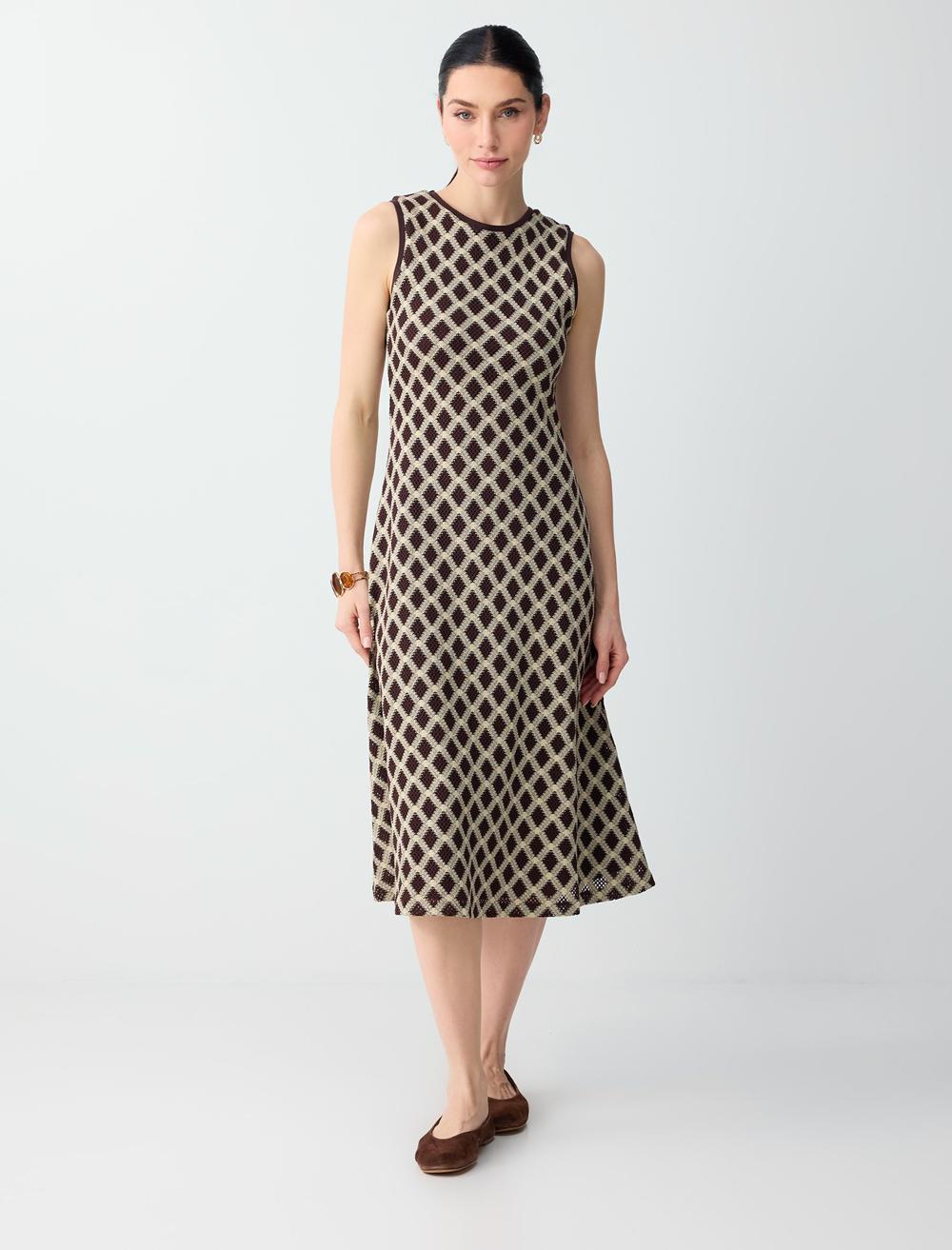 Slim Fit Crew Neck Sleeveless Dress - Bitter Brown - 6SW066747803