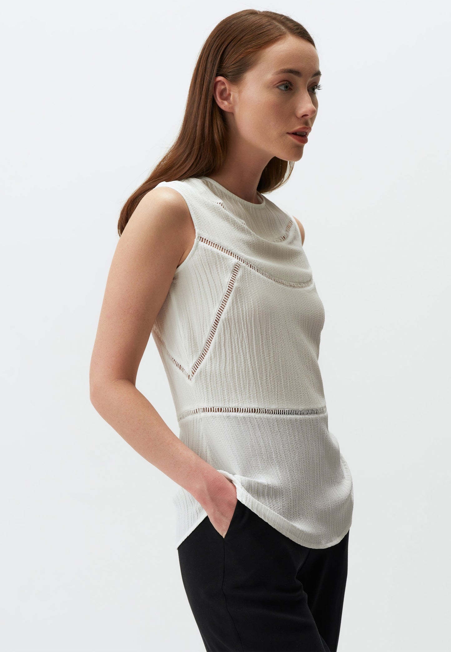 Crew Neck Sleeveless Detailed Blouse