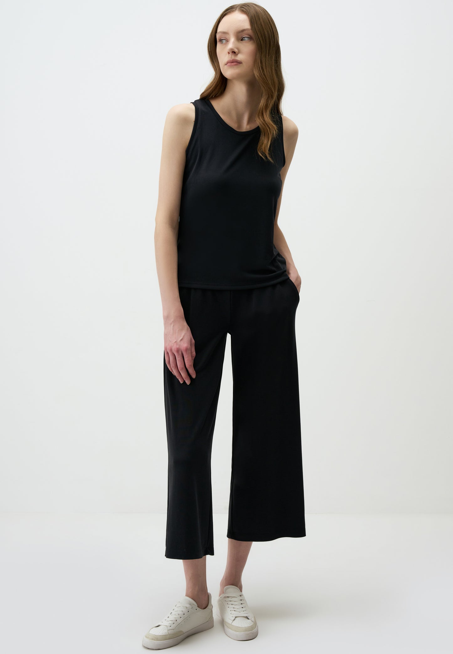 U Neck Sleeveless Basic Knitted Tank Top