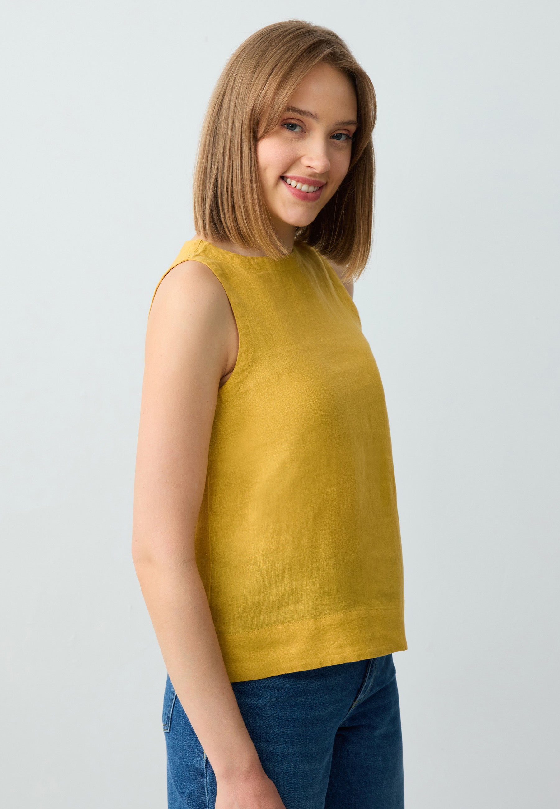 Round Neck Sleeveless Woven Linen Blouse