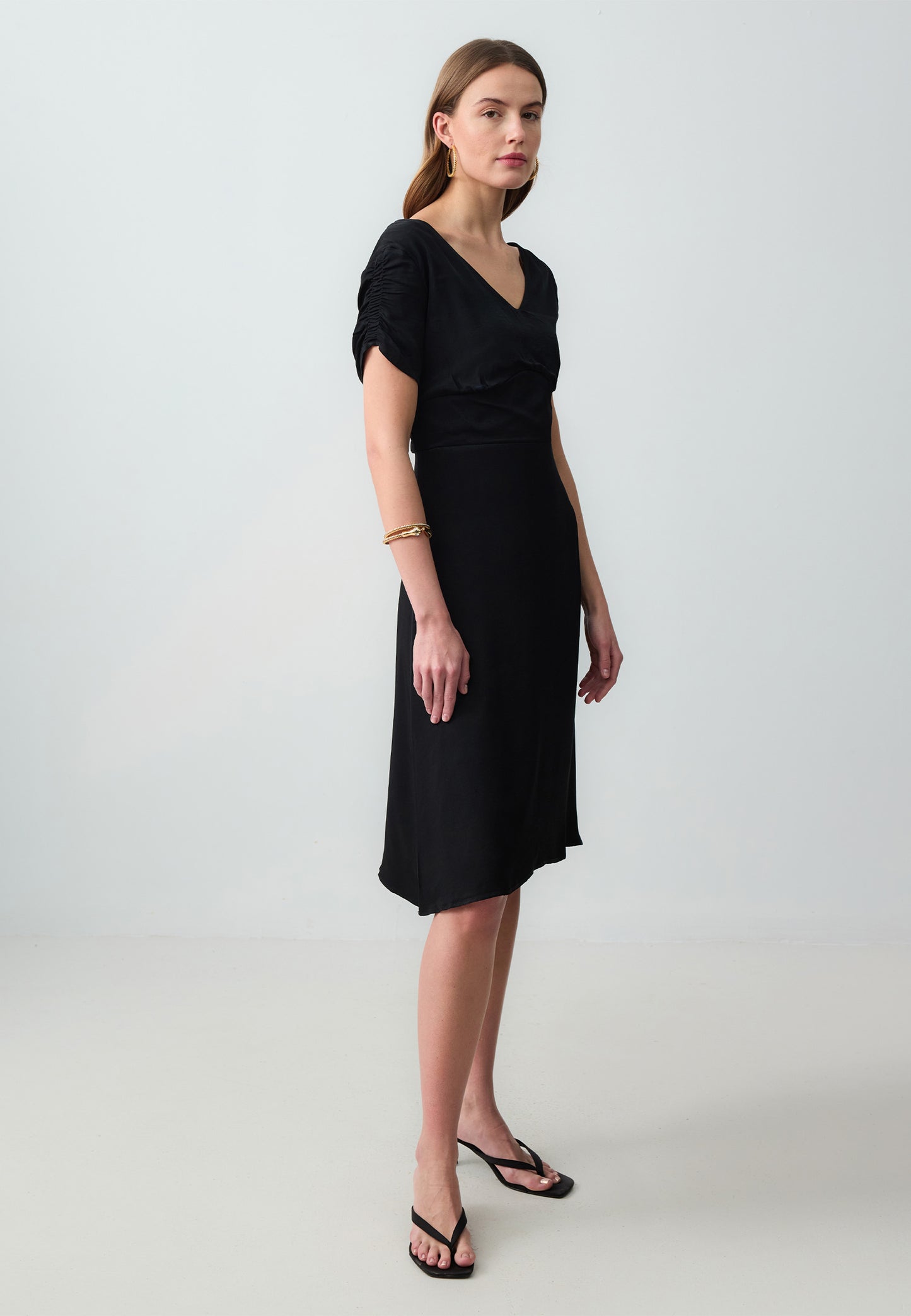 V Neck Short Sleeve Midi Knitted Dress