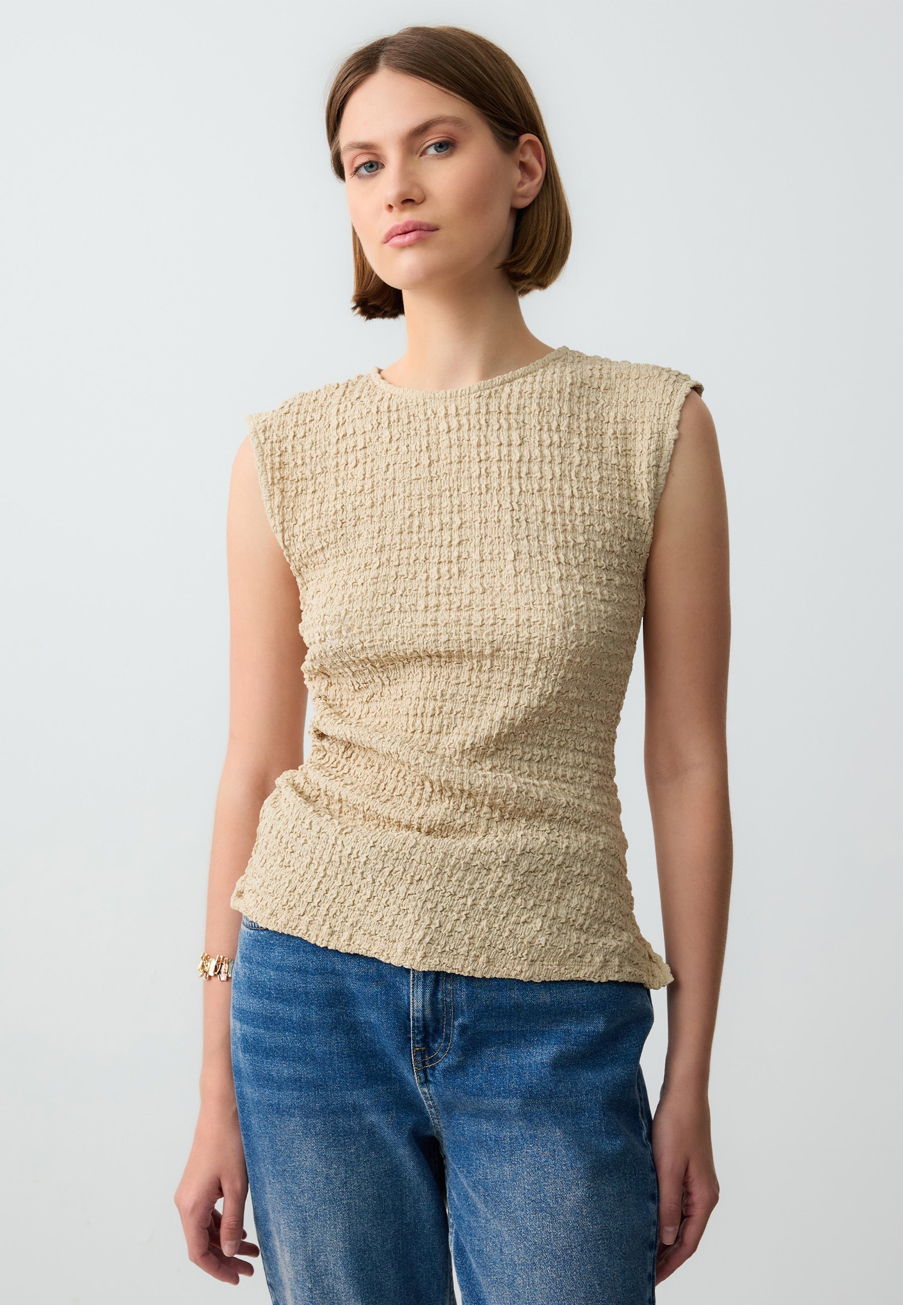 Round Neck Sleeveless Patterned Knitted Blouse