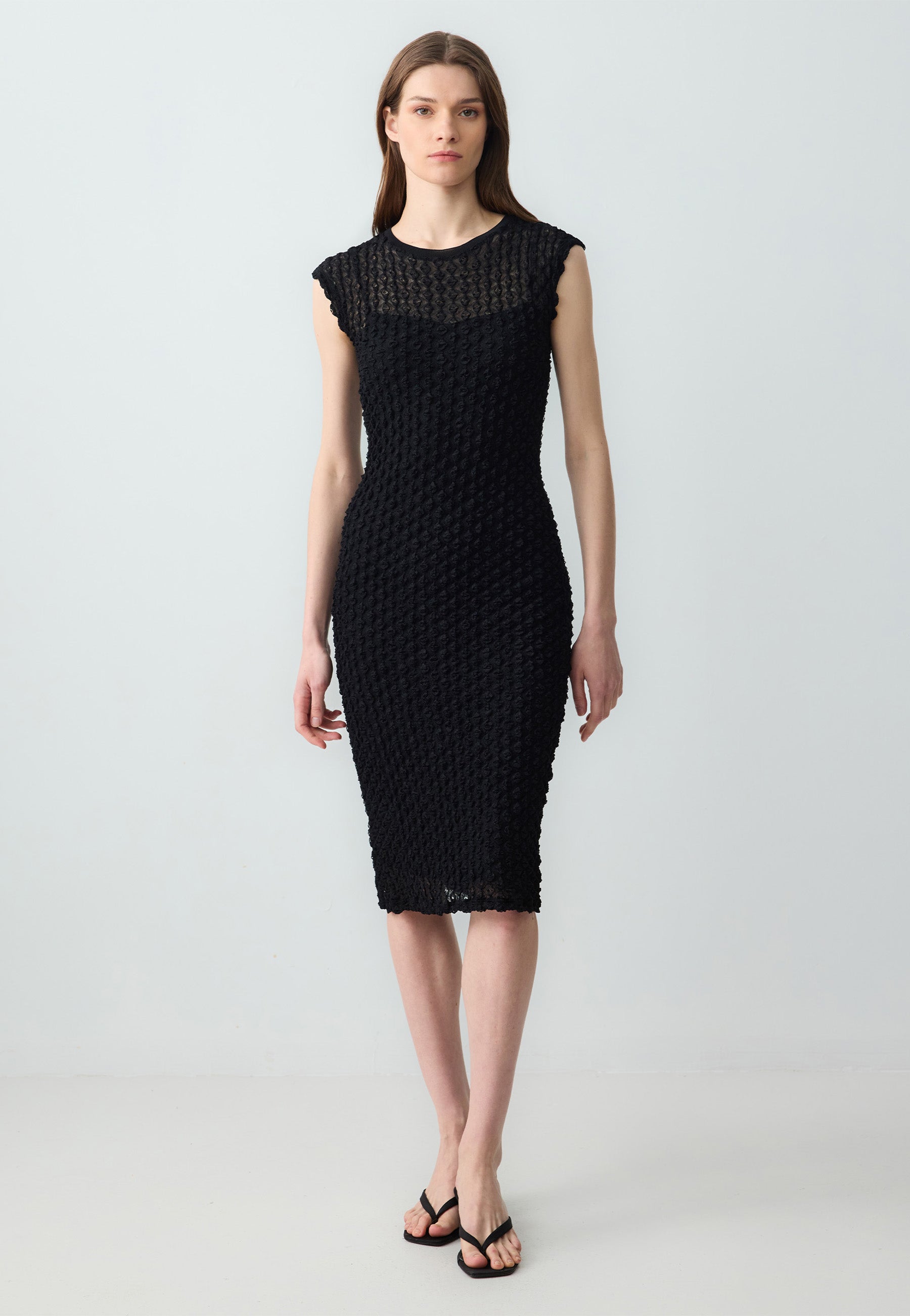 Slim Fit Round Neck Lace Detailed Knitted Midi Dress