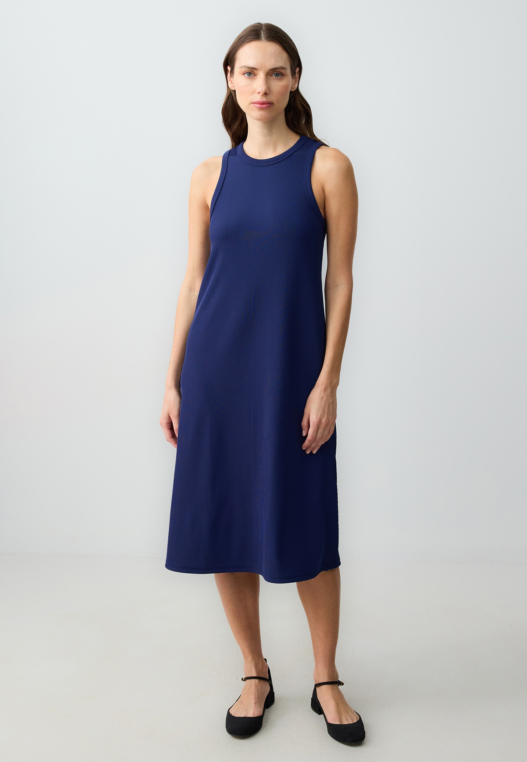 Relaxed Fit Sleeveless Crew-Neck Knitted Midi Dress
