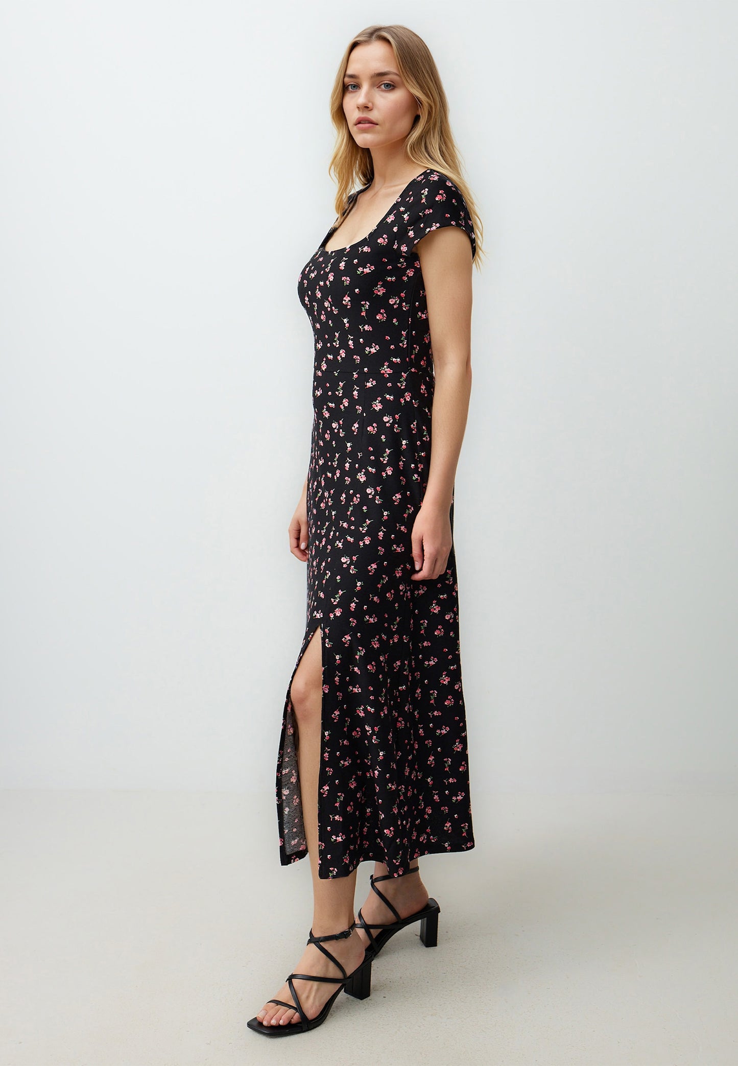 Floral Patterned Slit Square Neck Short Sleeve Knitted Midi Dress
