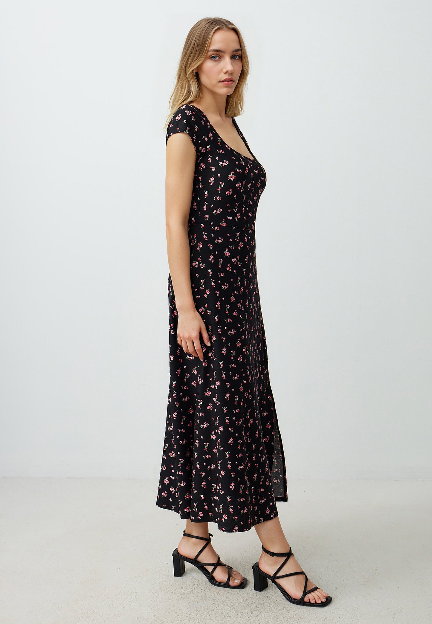 Floral Patterned Slit Square Neck Short Sleeve Knitted Midi Dress