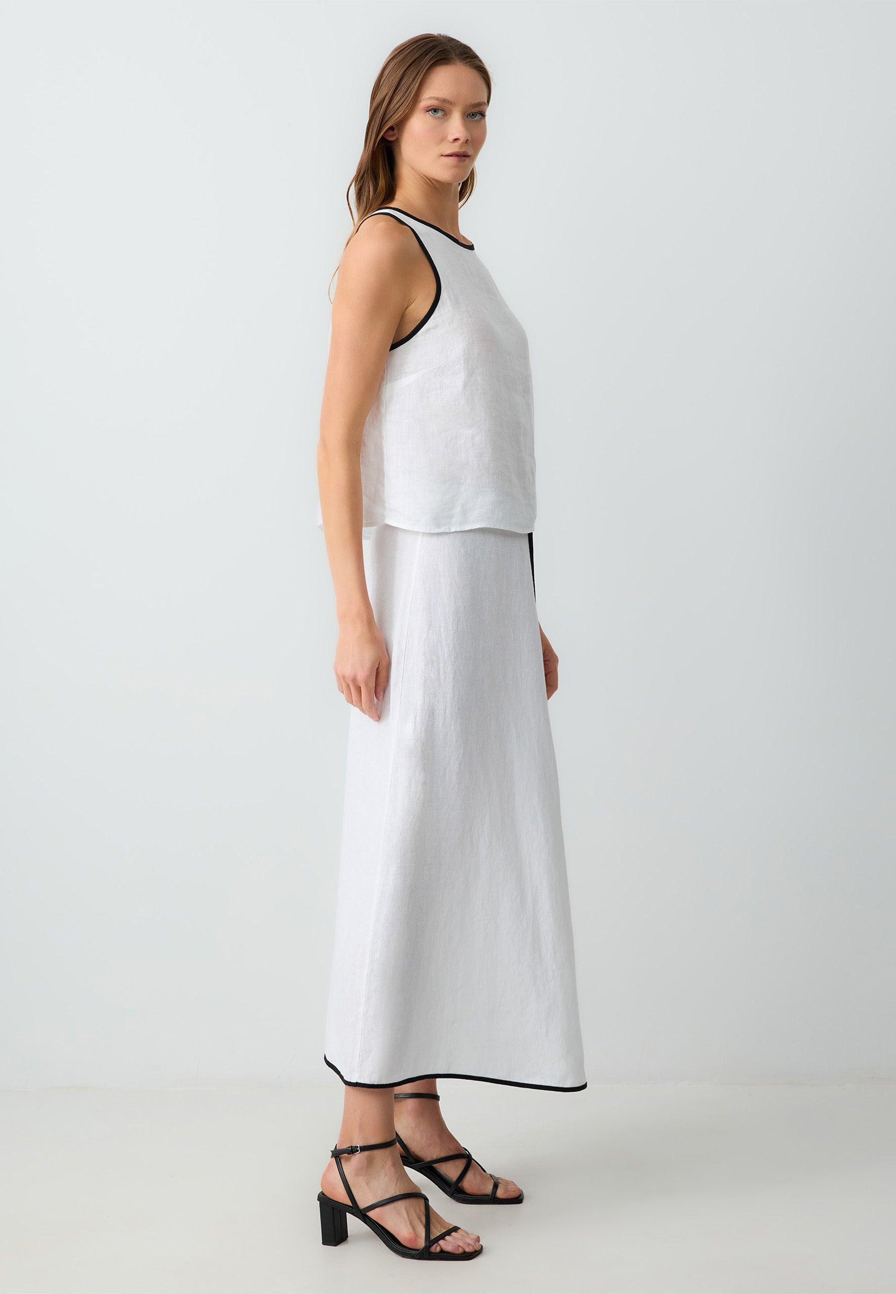 Woven White Skirt