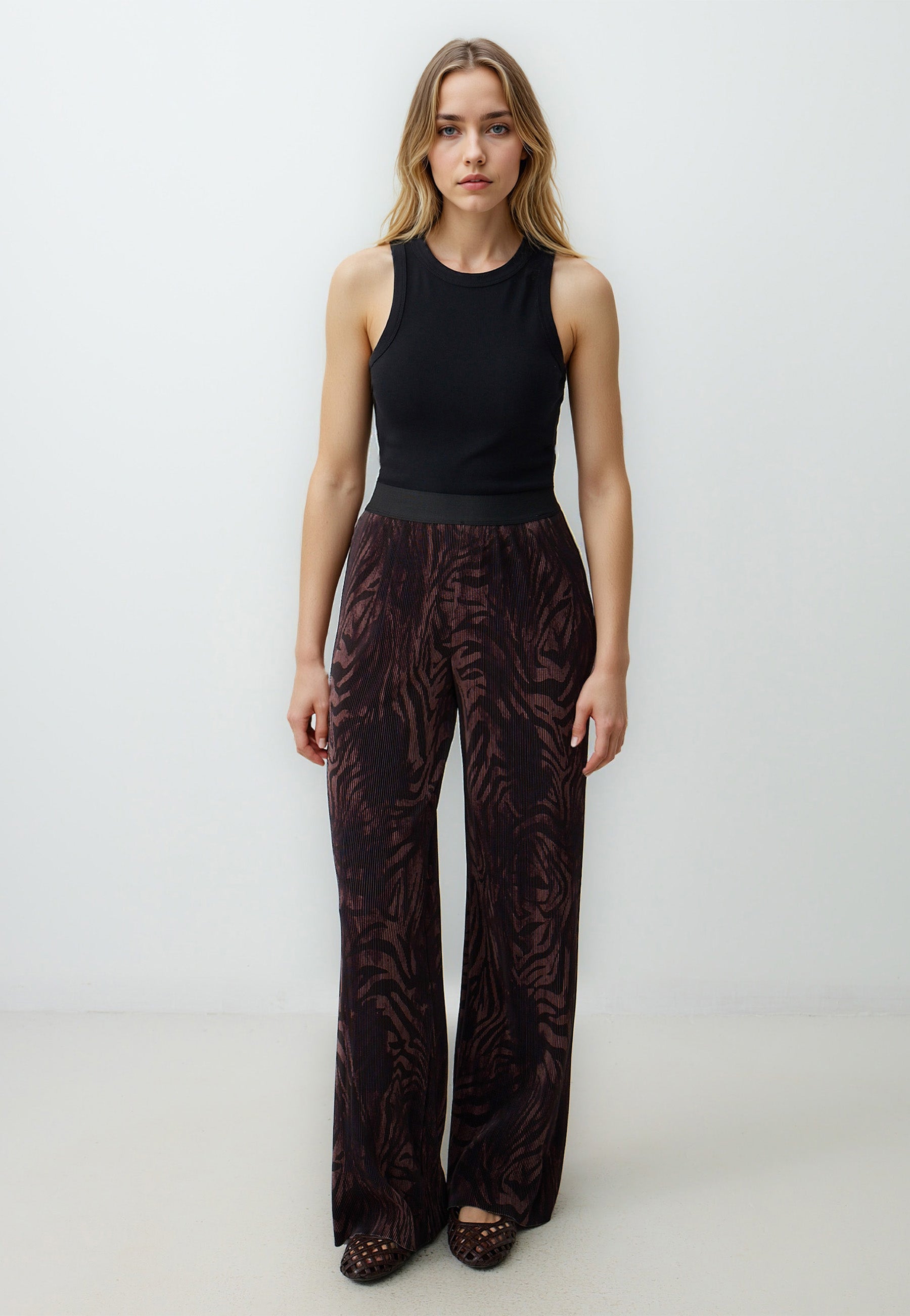 Straight Cut Regular Waist Wide Leg Patterned Knitted Pants