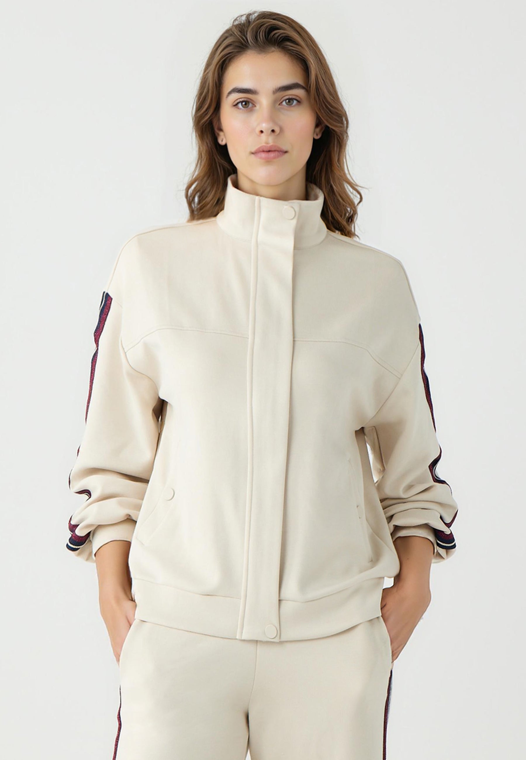Straight Cut Pocket Detail Zippered Modal Jacket