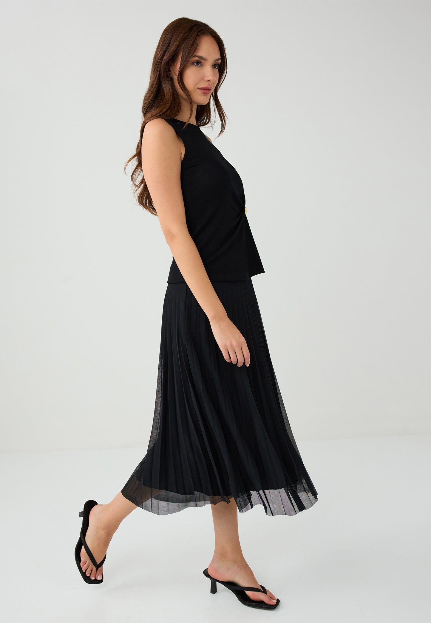 Loose Fit Knitted Black Skirt