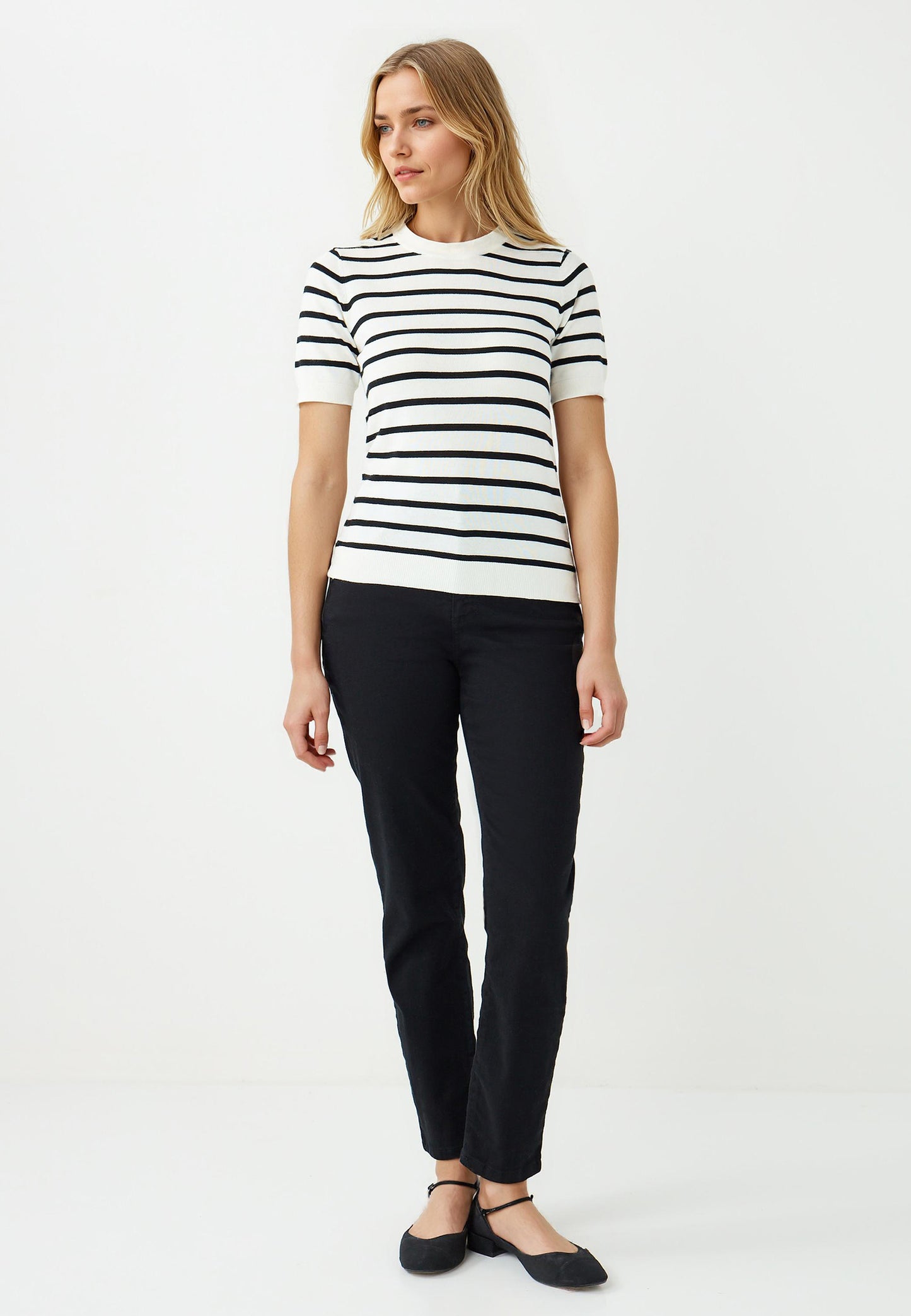 Round Neck Short Sleeve Knitted Sweater