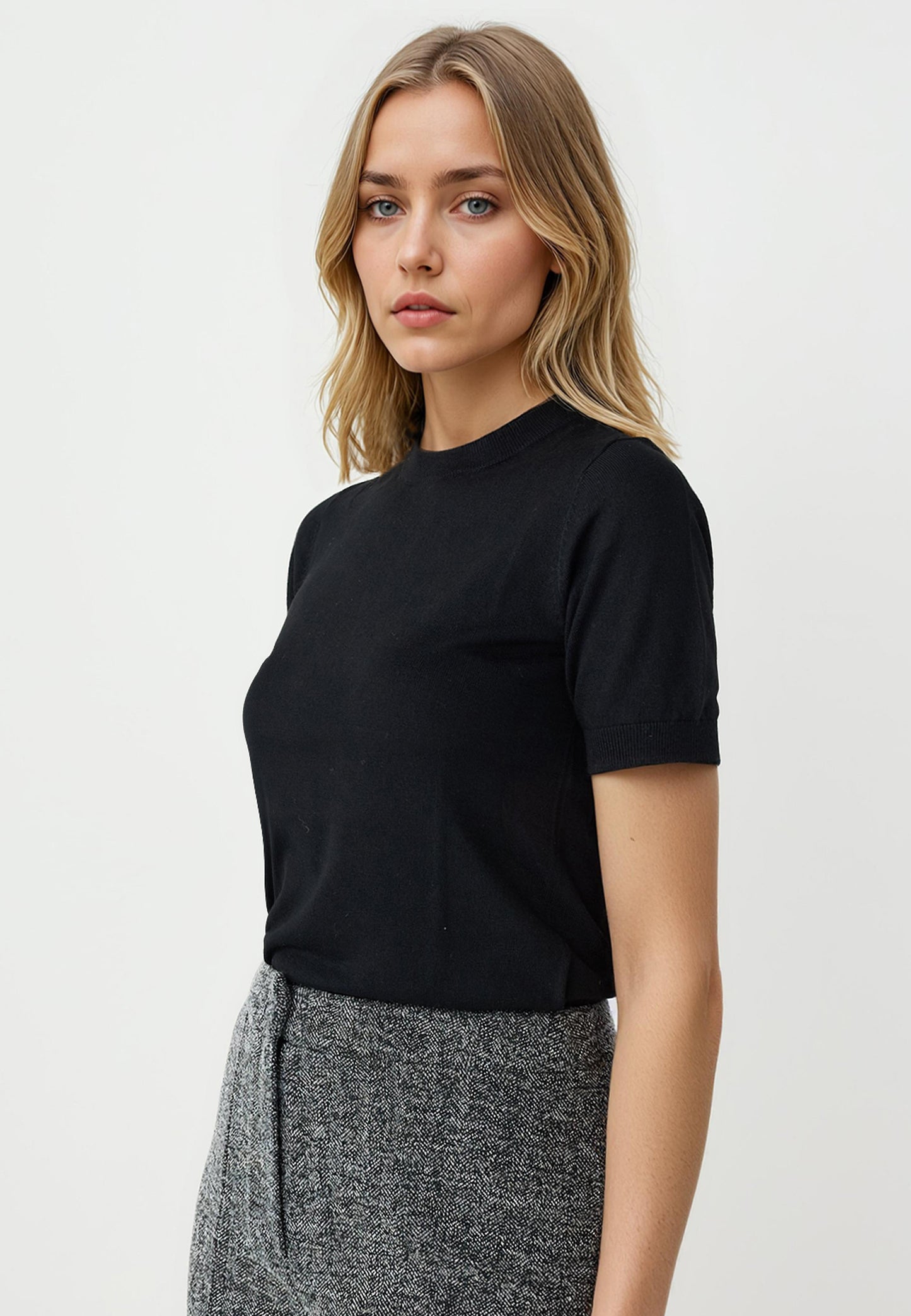 Round Neck Short-Sleeved Wool-Blend Knit Sweater