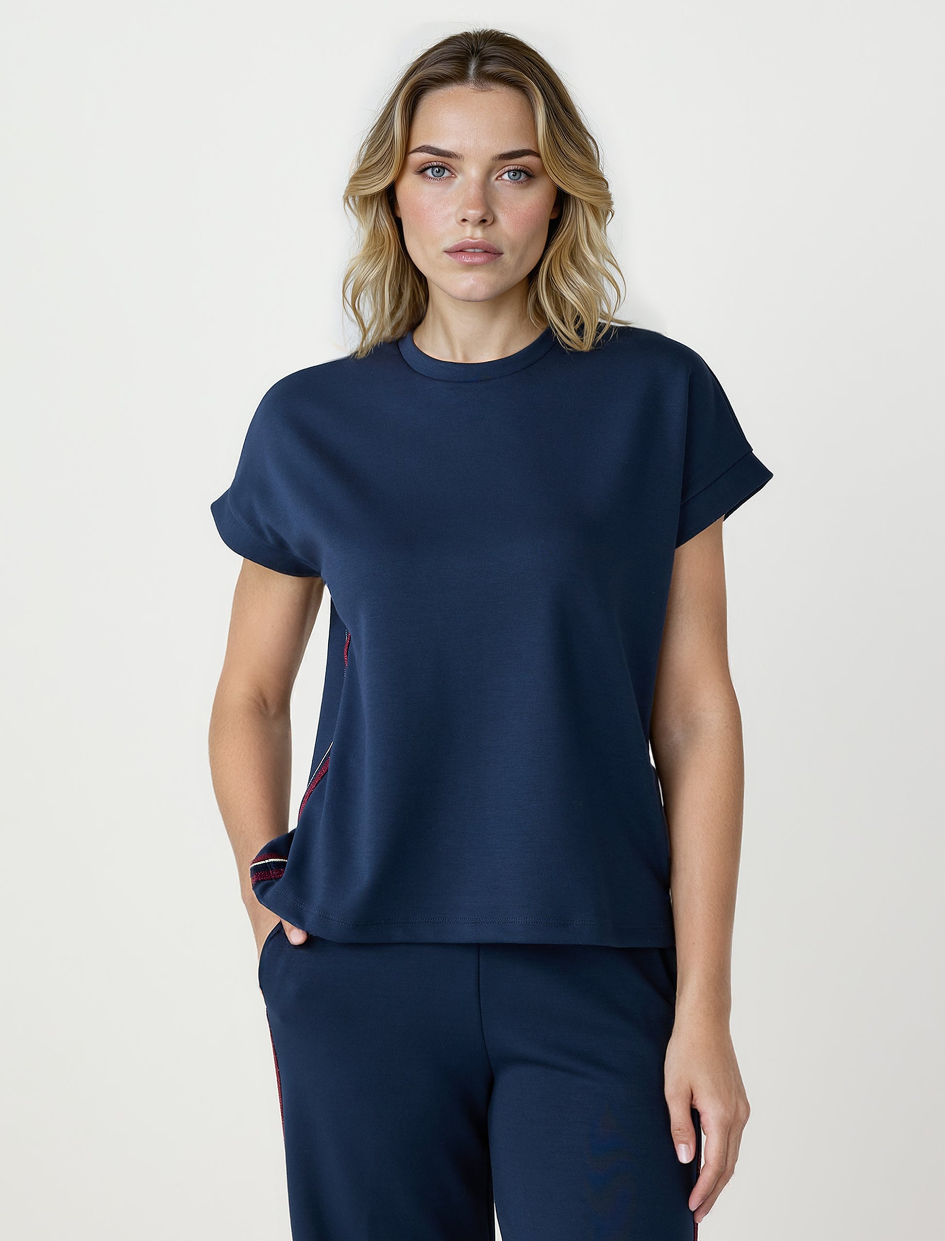 Short-Sleeve Crew Neck Stripe Detail Knit T-Shirt