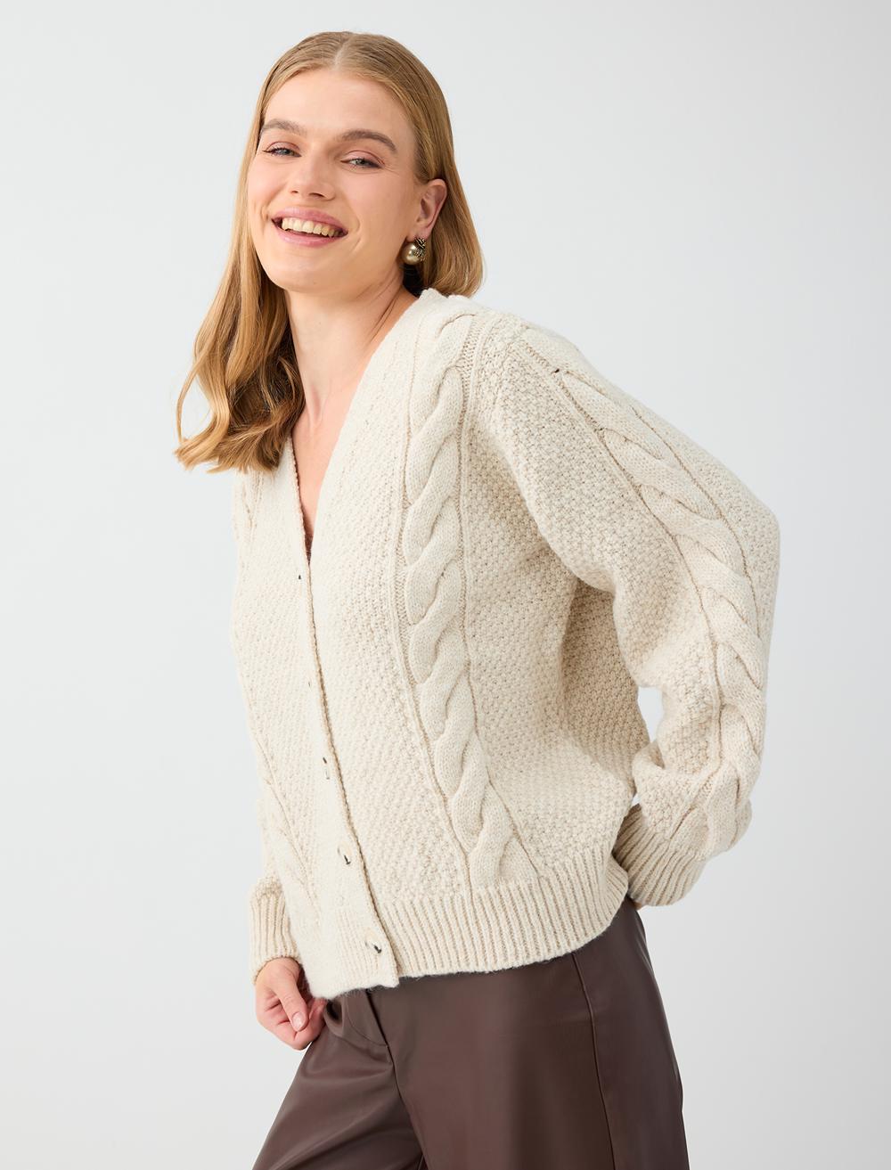 Loose Fit V-neck Cardigan - White