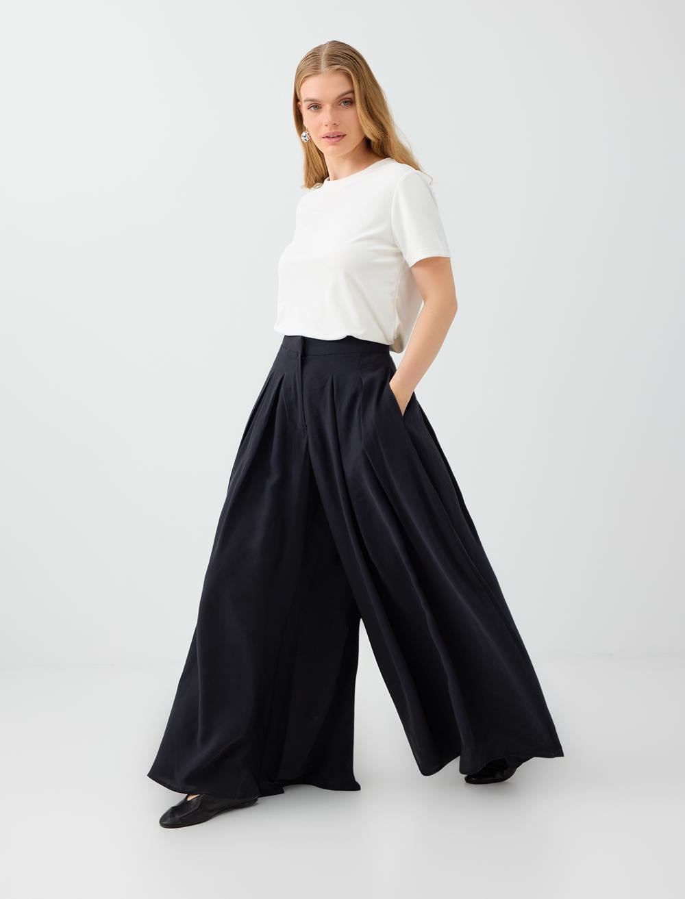 Loose Fit Trousers - Black