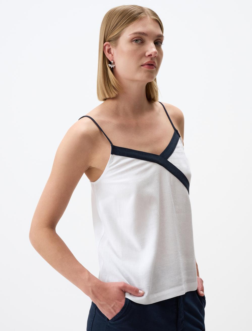 Slim Fit V-Neck Spaghetti Straps-Sleeve Blouse - White - 24SB044016100