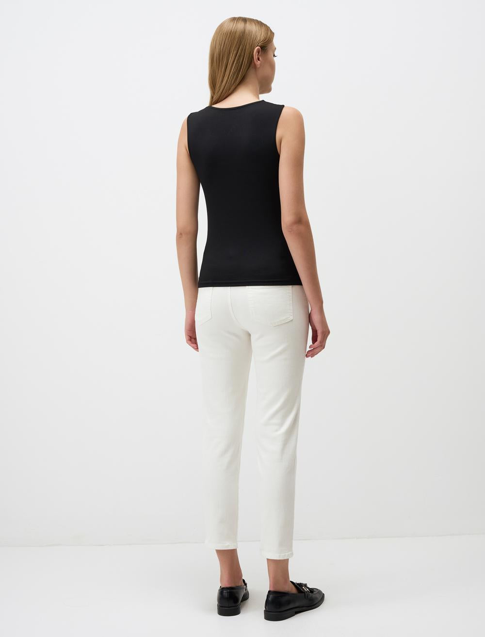 Slim Fit Sleeveless-Sleeve Singlet - 4WW021752