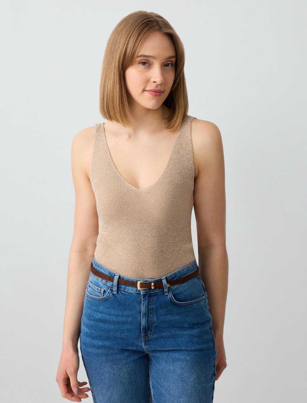 V-Neck Spaghetti Straps-Sleeve Singlet - 5SW014137