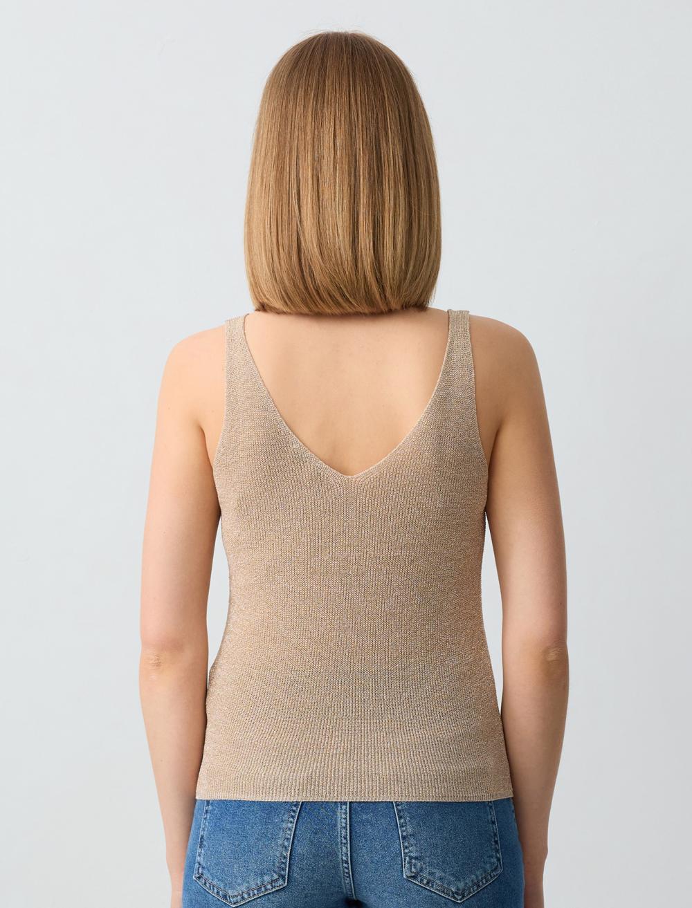 V-Neck Spaghetti Straps-Sleeve Singlet - 5SW014137