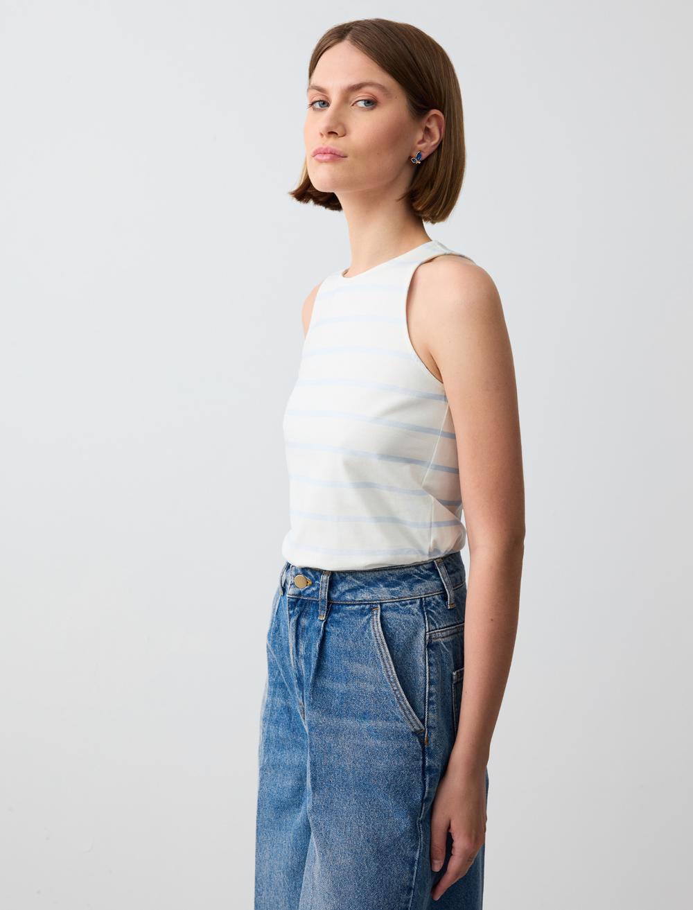Sleeveless-Sleeve Singlet - White - 5SW015001100