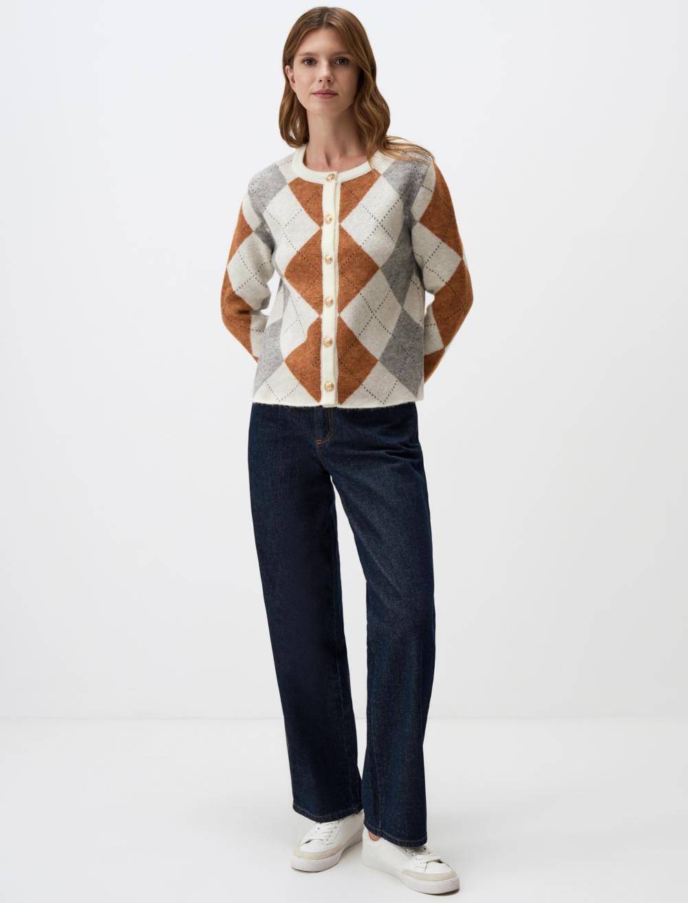 Diamond Patterned Narrow Cut Sweater Cardigan