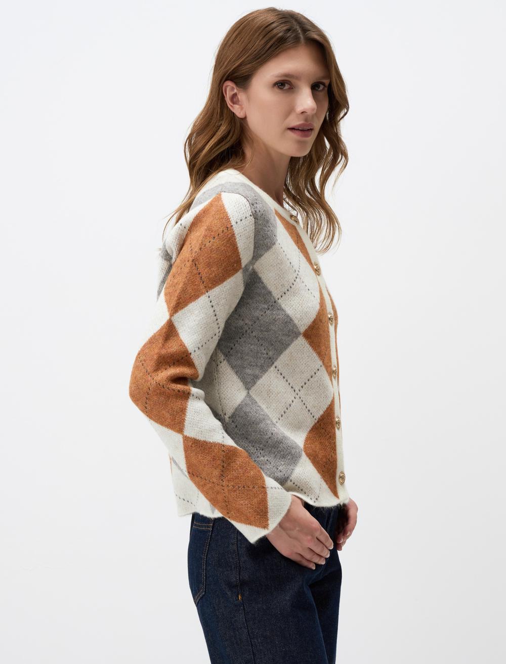 Diamond Patterned Narrow Cut Sweater Cardigan